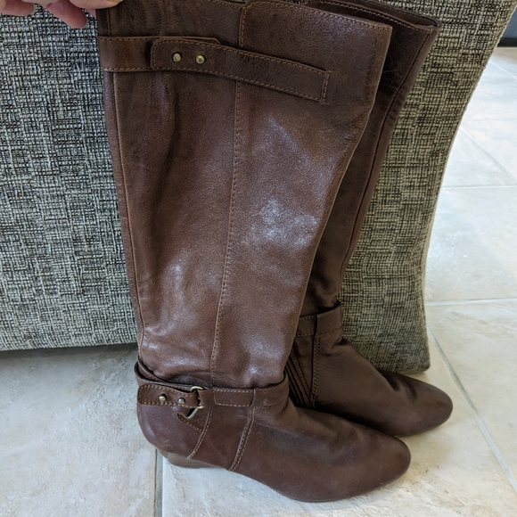 Brown leather knee high boots - Picture 1 of 4
